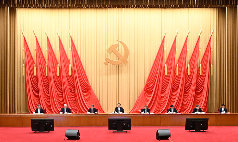 4月3日，學習貫徹習近平新時代中國特色社會主義思想主題教育工作會議在北京召開。中共中央總書記、國家主席、中央軍委主席習近平出席會議并發(fā)表重要講話。李強、趙樂際、王滬寧、蔡奇、丁薛祥、李希、韓正出席會議。