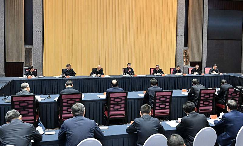 11月30日上午，中共中央總書記、國家主席、中央軍委主席習近平在上海主持召開深入推進長三角一體化發(fā)展座談會并發(fā)表重要講話。